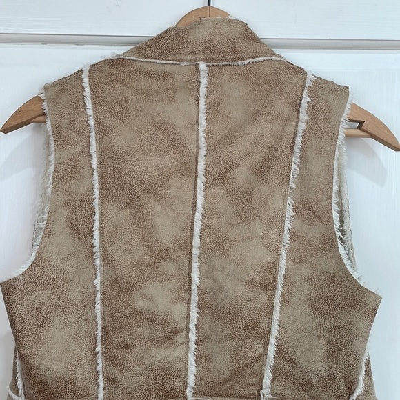 Design Labs || Lord & Taylor Faux Suede & Faux Sherpa Lining Vest; Size XS - Picture 11 of 15